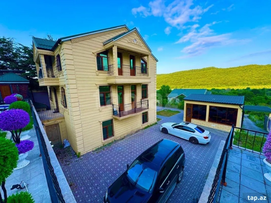 Kirayə verilir 5 otaqlı həyət evi