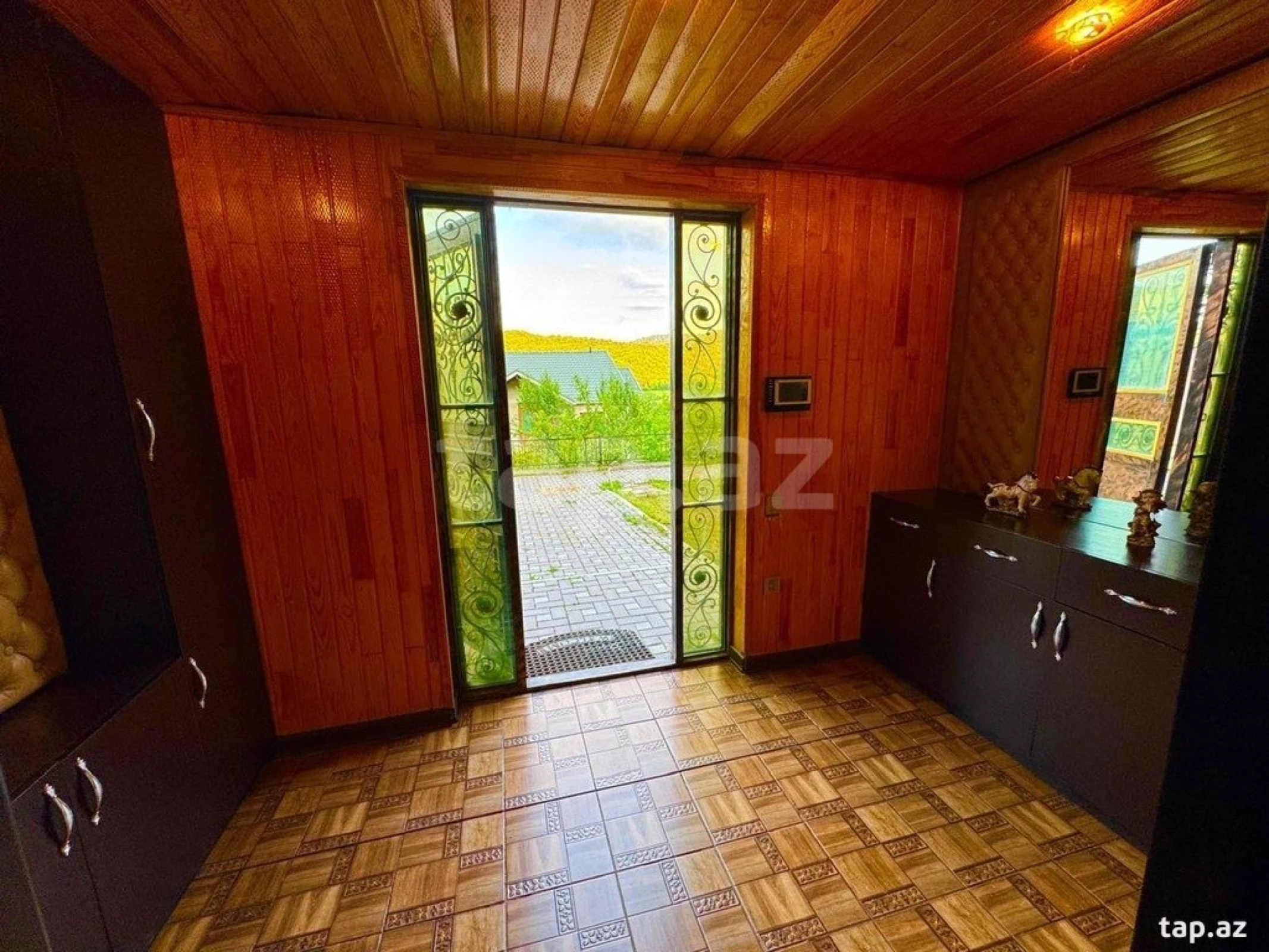 Kirayə verilir 5 otaqlı həyət evi