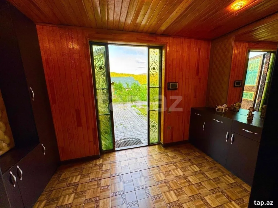 Kirayə verilir 5 otaqlı həyət evi