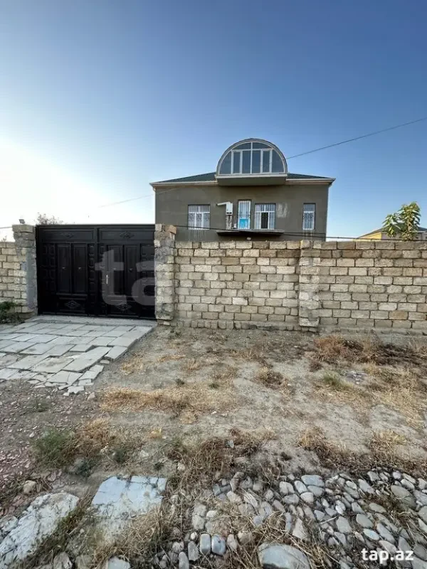Satılır 6 otaqlı həyət evi 200 m²