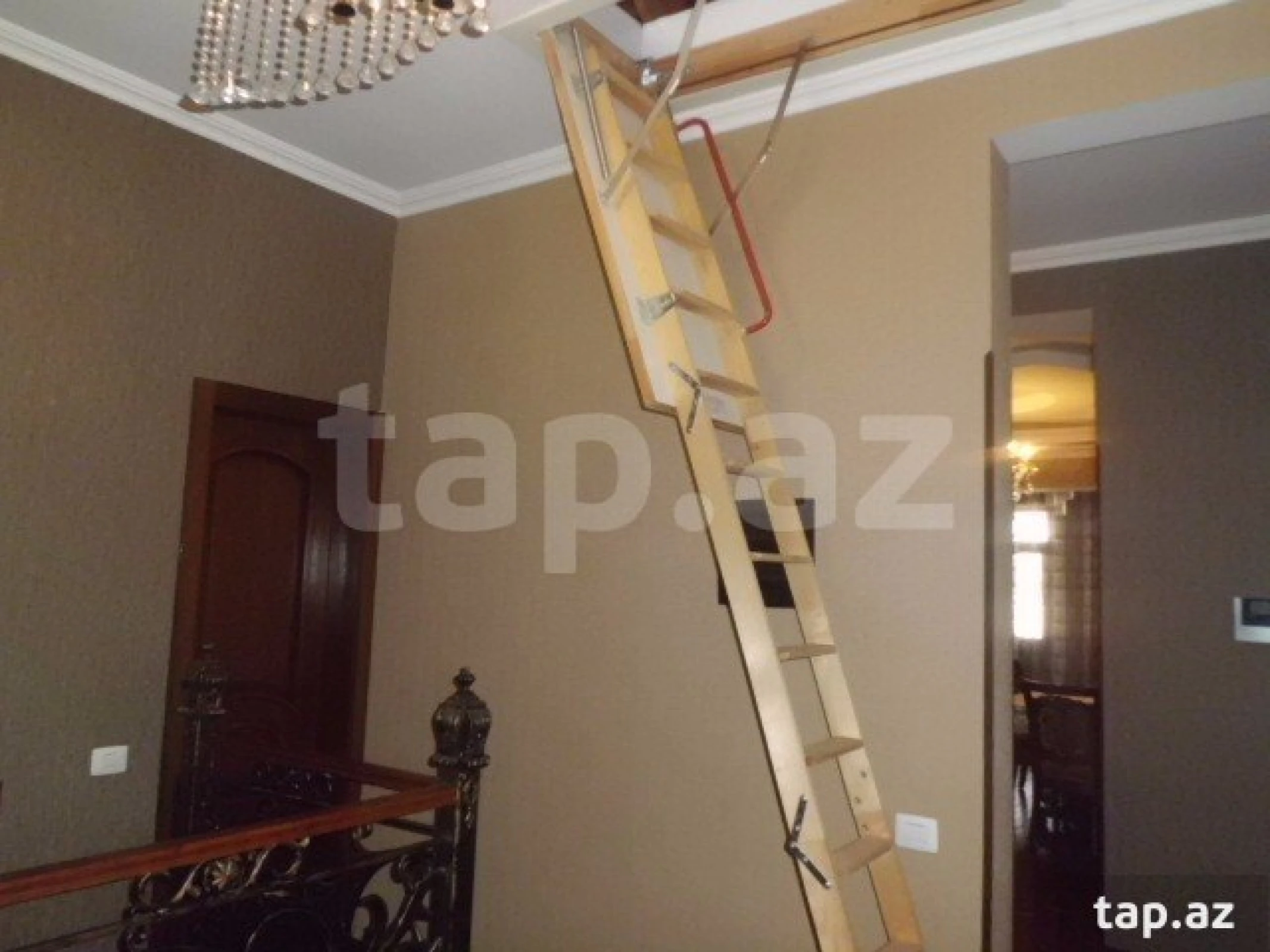 Satılır 8 otaqlı həyət evi 500 m²