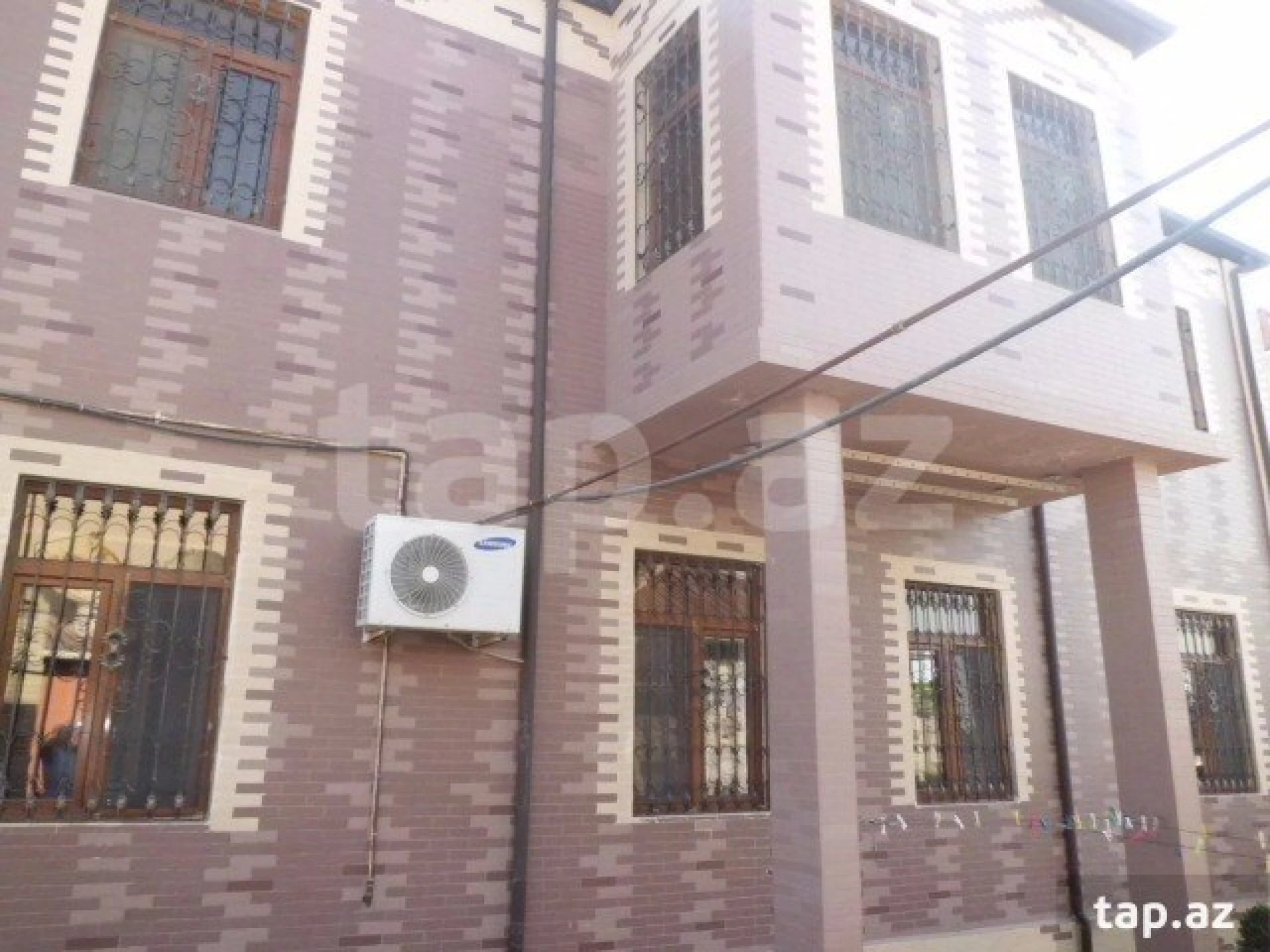 Satılır 8 otaqlı həyət evi 500 m²