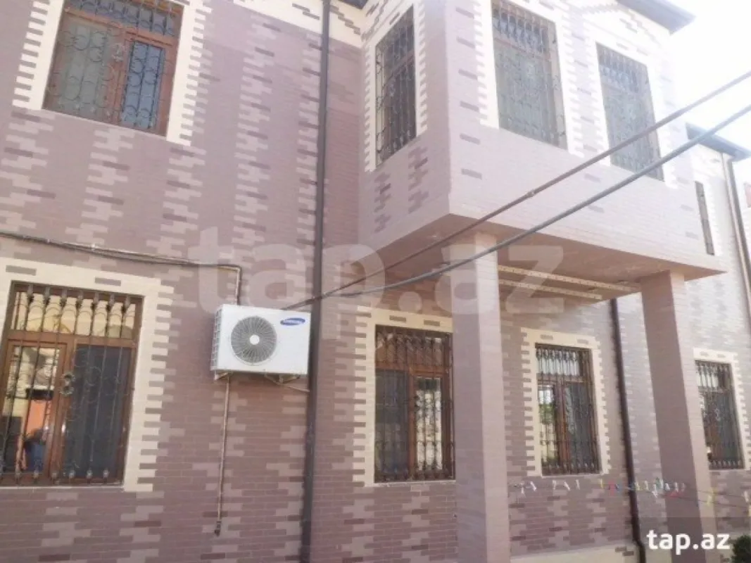 Satılır 8 otaqlı həyət evi 500 m²