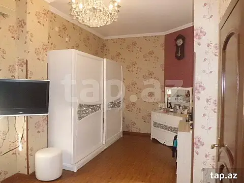 Satılır 8 otaqlı həyət evi 500 m²