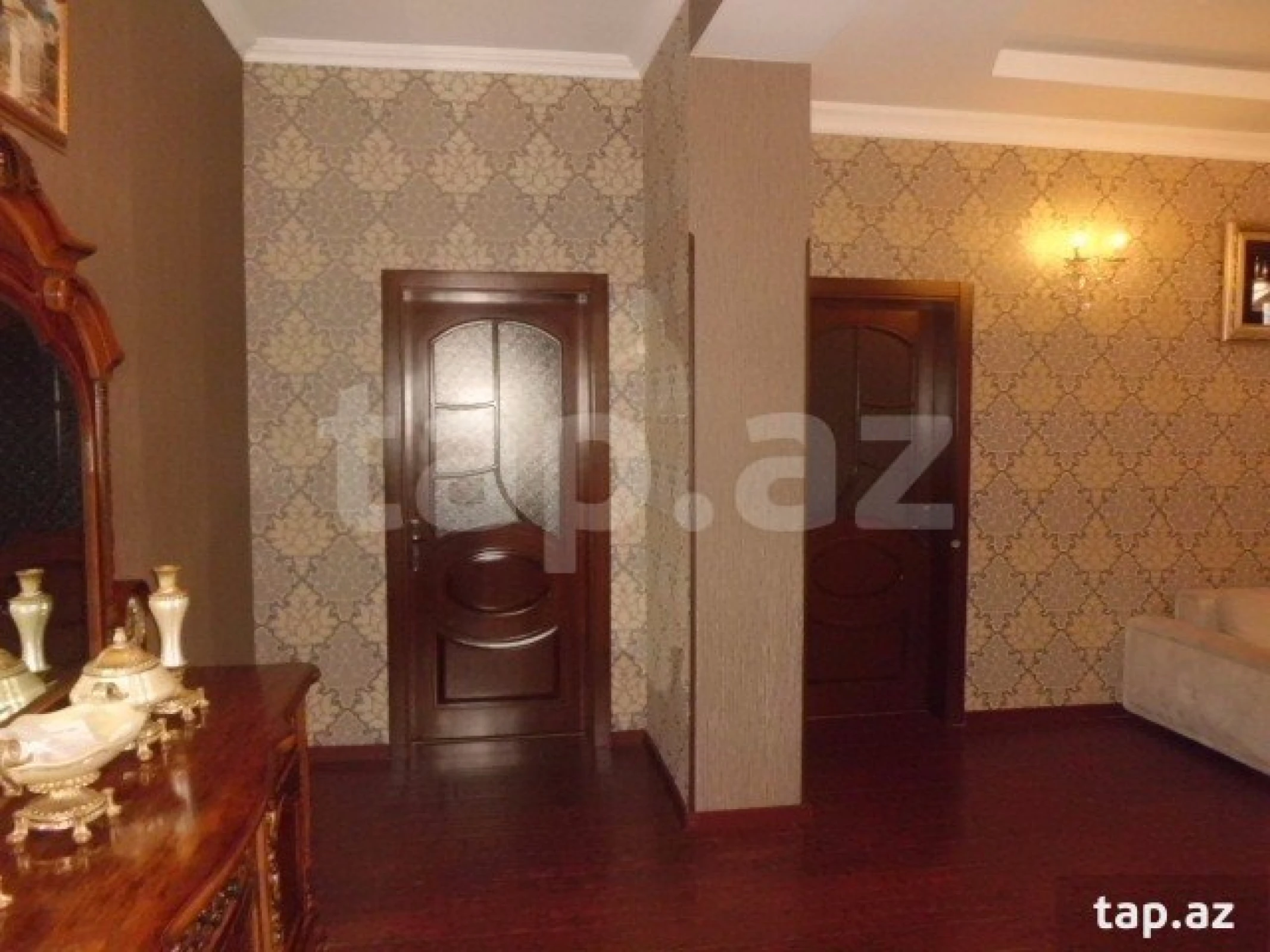 Satılır 8 otaqlı həyət evi 500 m²