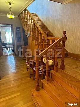 Satılır 7 otaqlı həyət evi 650 m² — Bakı 7 otaq 650.00 m²