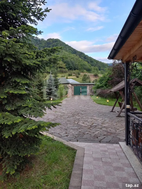 Kirayə verilir 4 otaqlı həyət evi