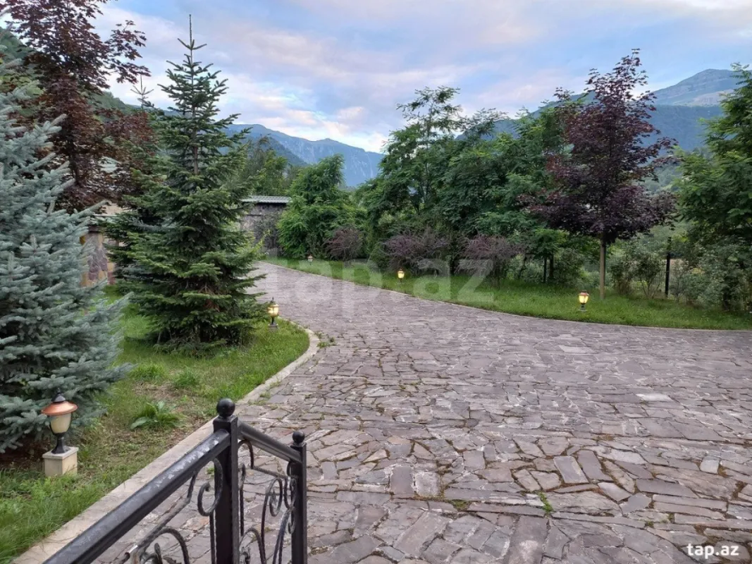 Kirayə verilir 4 otaqlı həyət evi