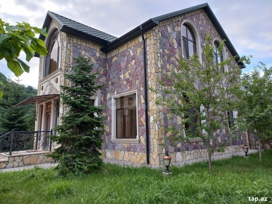 Kirayə verilir 4 otaqlı həyət evi