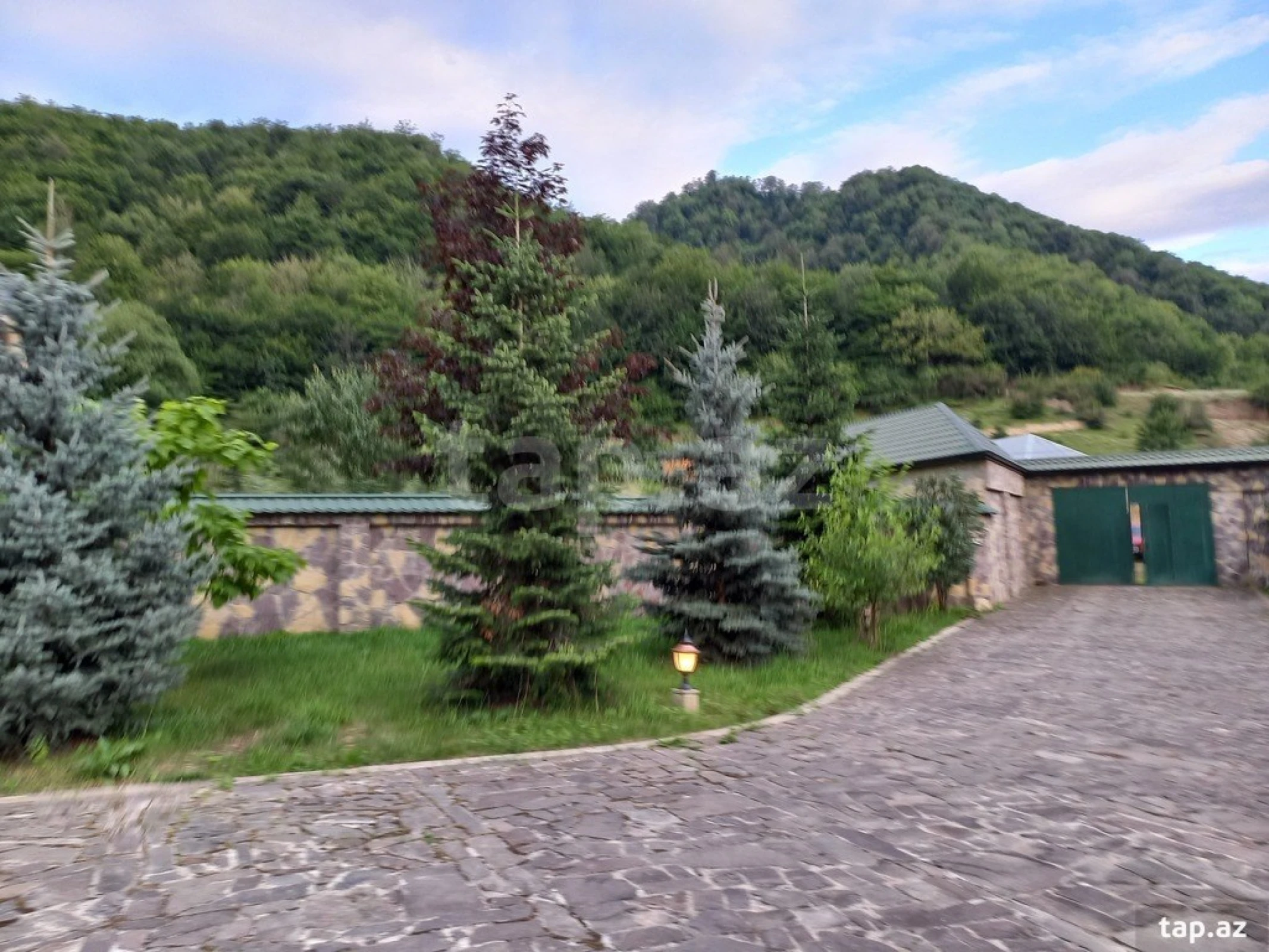 Kirayə verilir 4 otaqlı həyət evi