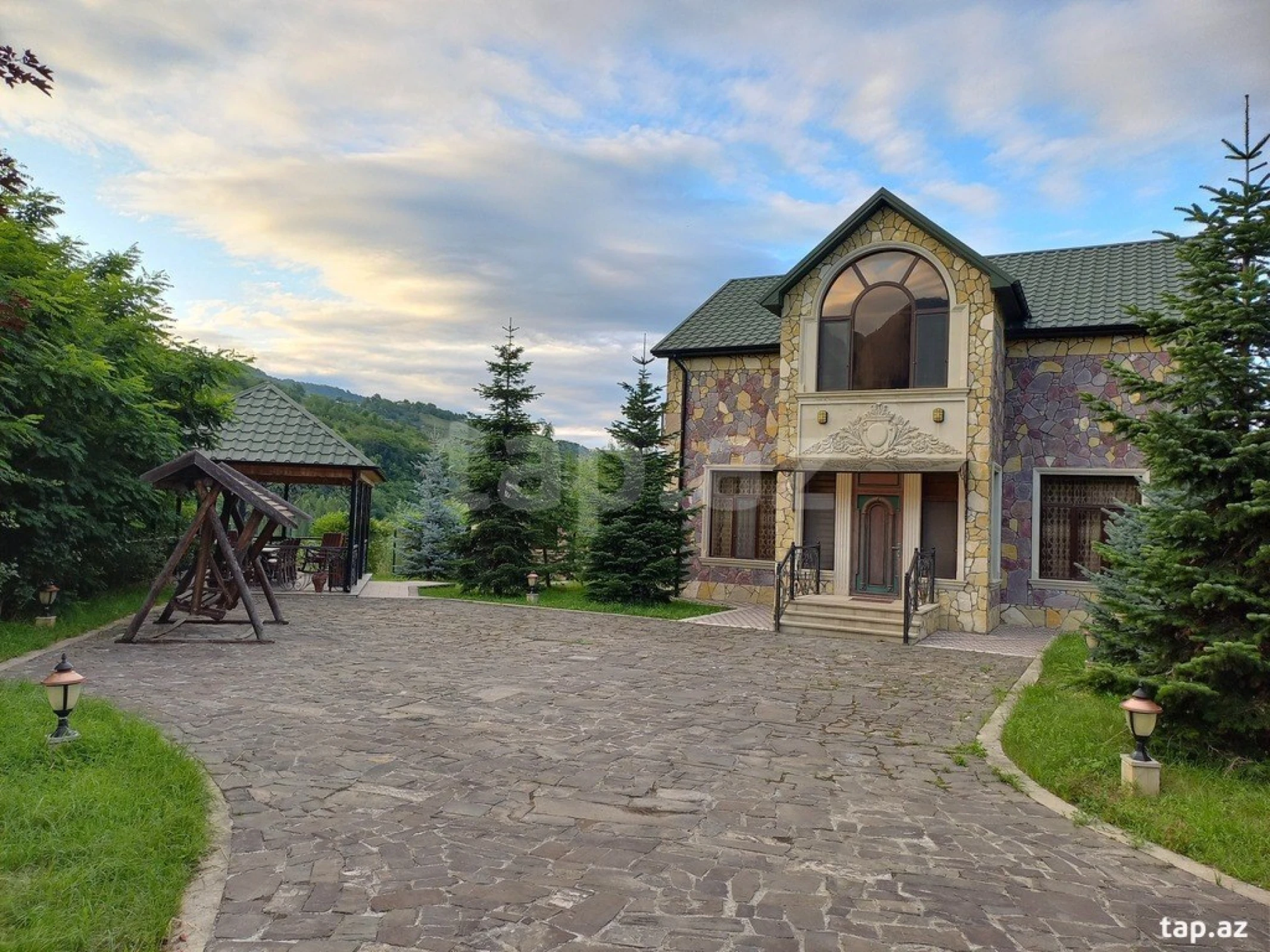 Kirayə verilir 4 otaqlı həyət evi