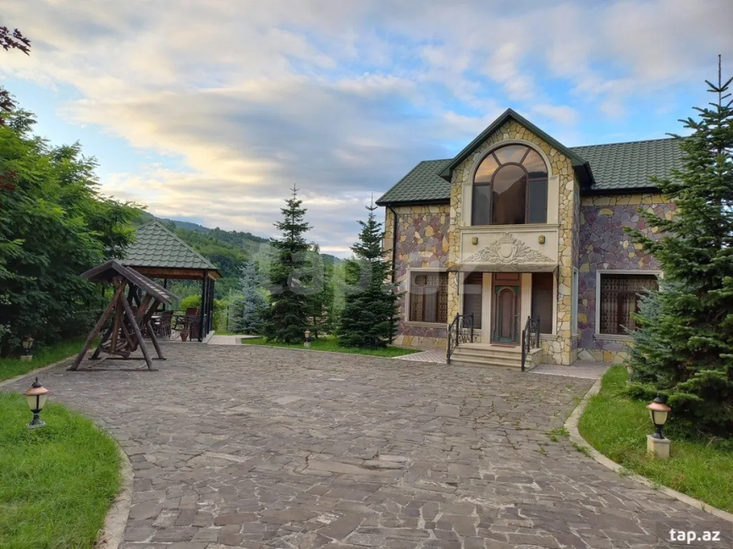 Kirayə verilir 4 otaqlı həyət evi