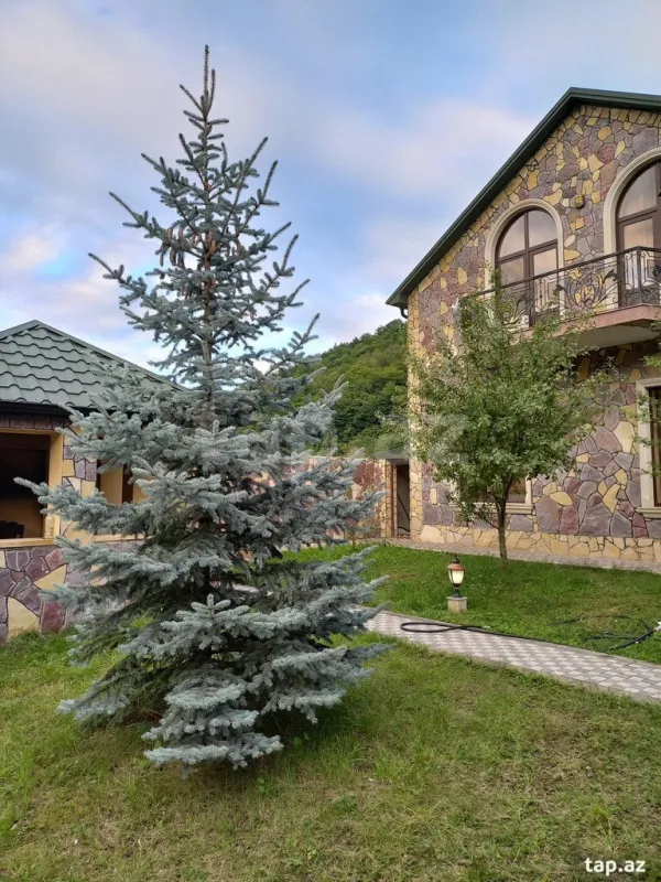 Kirayə verilir 4 otaqlı həyət evi