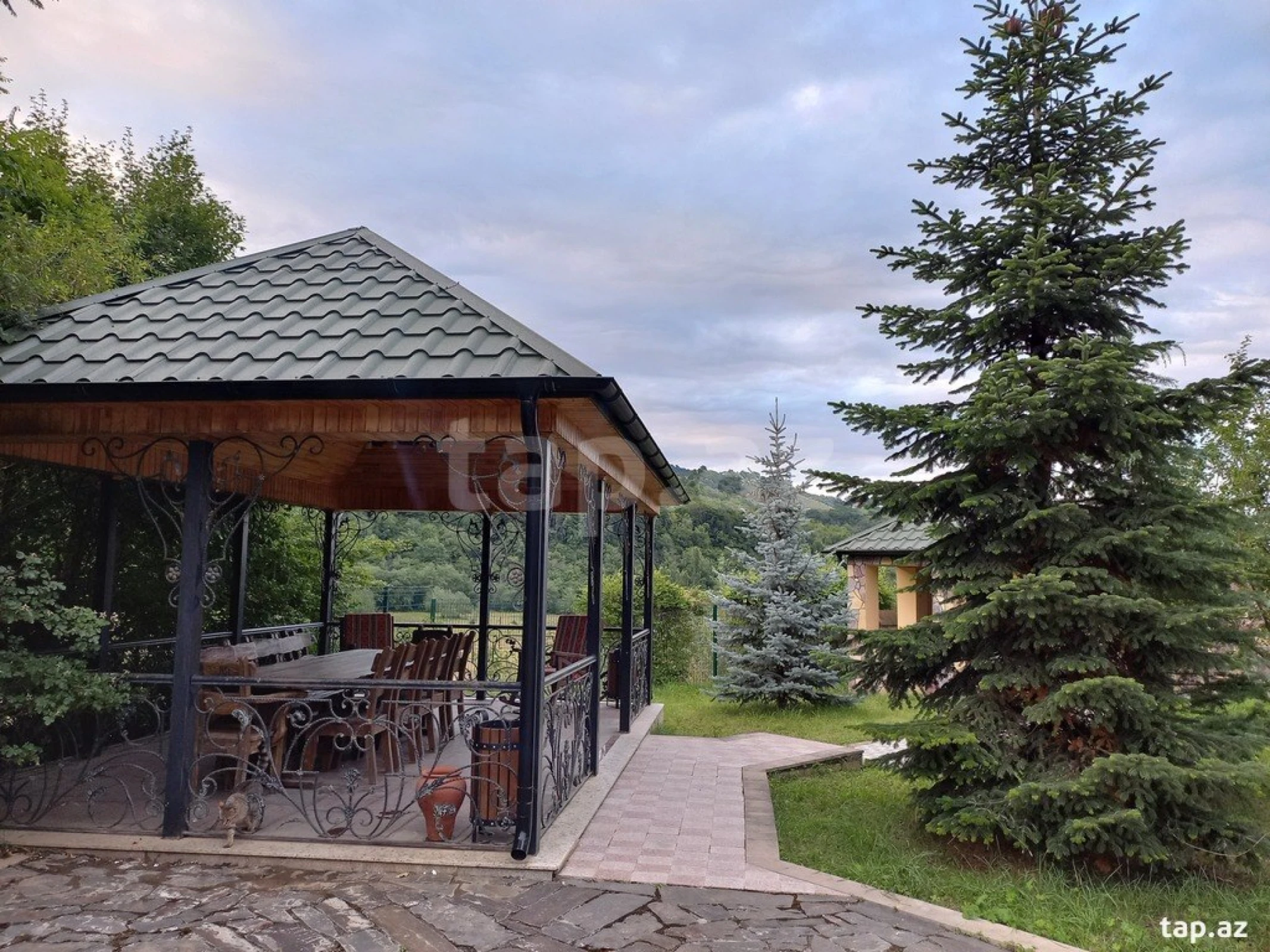 Kirayə verilir 4 otaqlı həyət evi