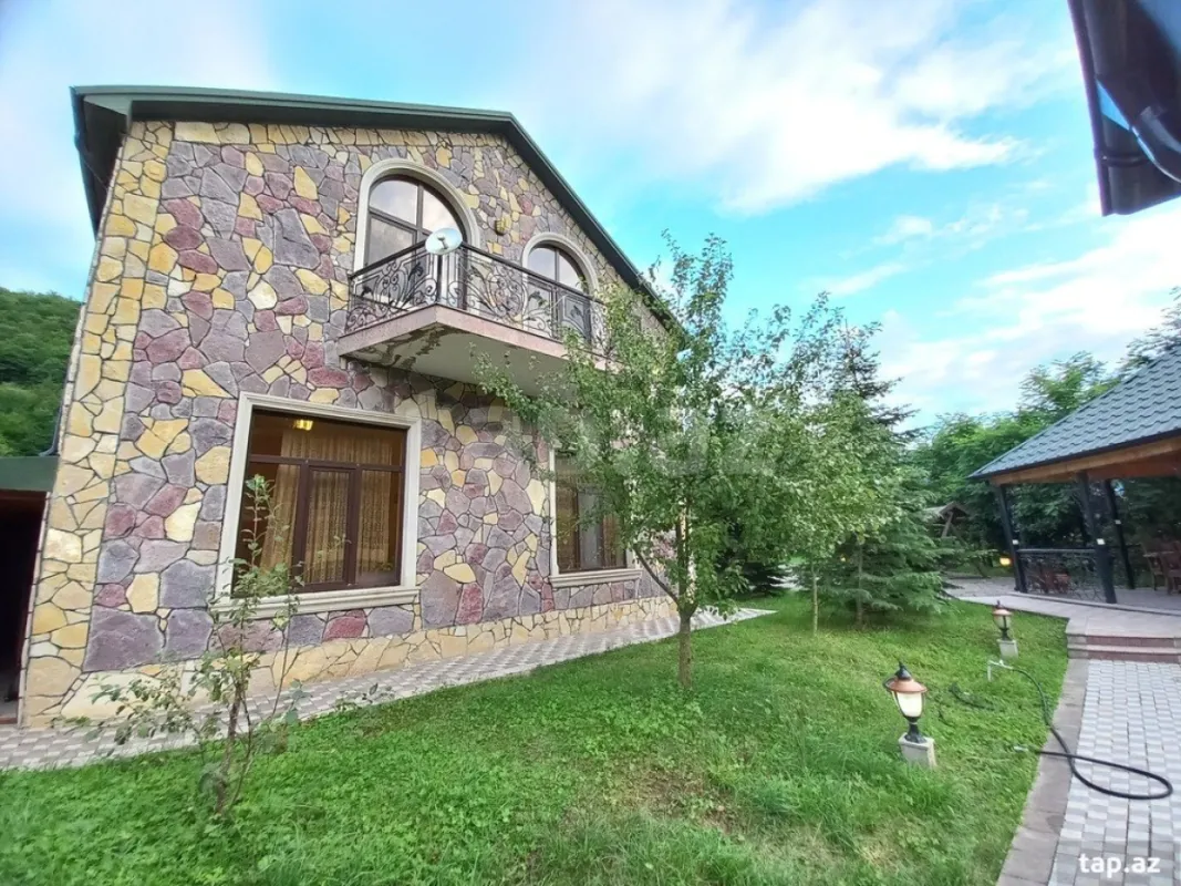 Kirayə verilir 4 otaqlı həyət evi