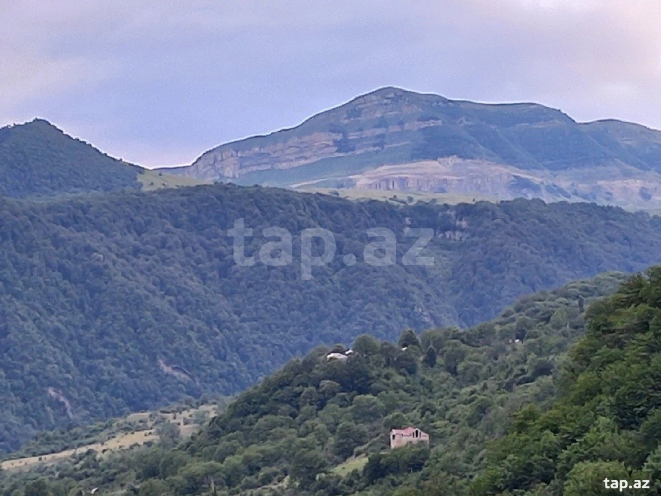 Kirayə verilir 4 otaqlı həyət evi