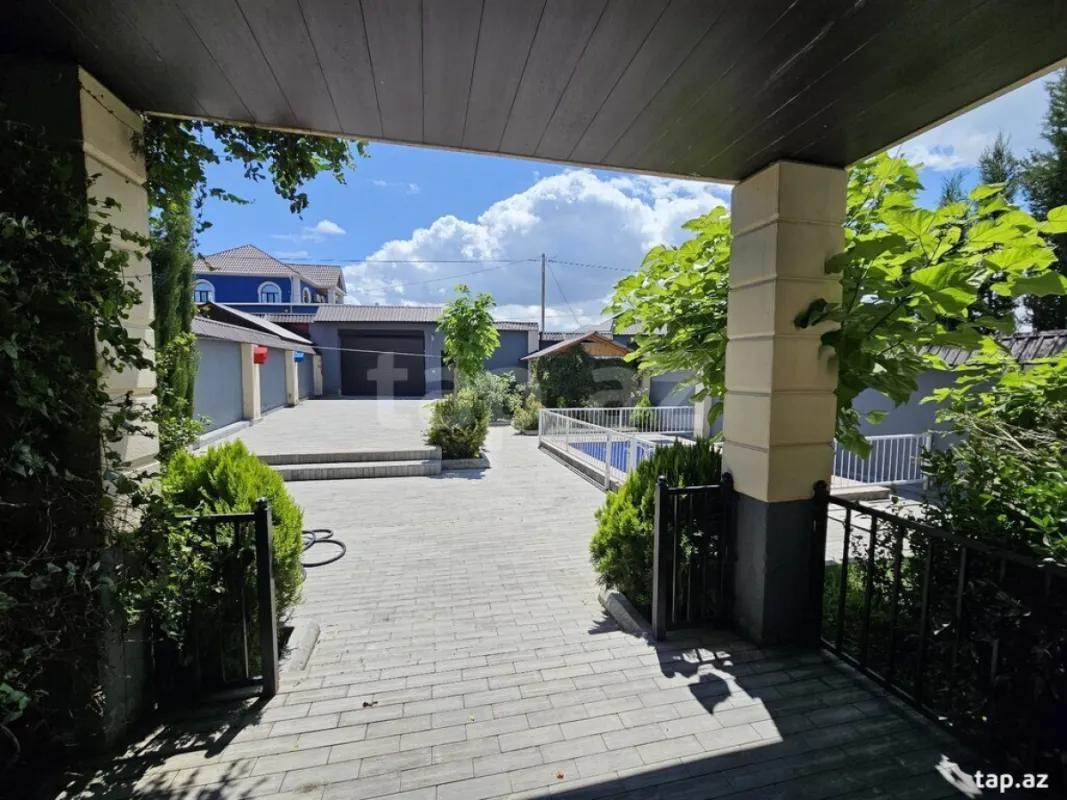 Kirayə verilir 5 otaqlı həyət evi