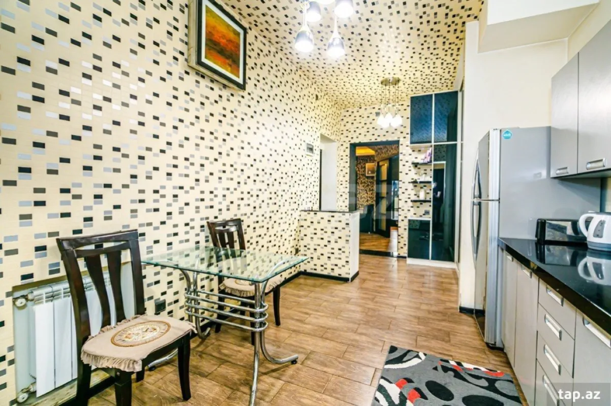 Kirayə verilir 2 otaqlı mənzil 60 m²