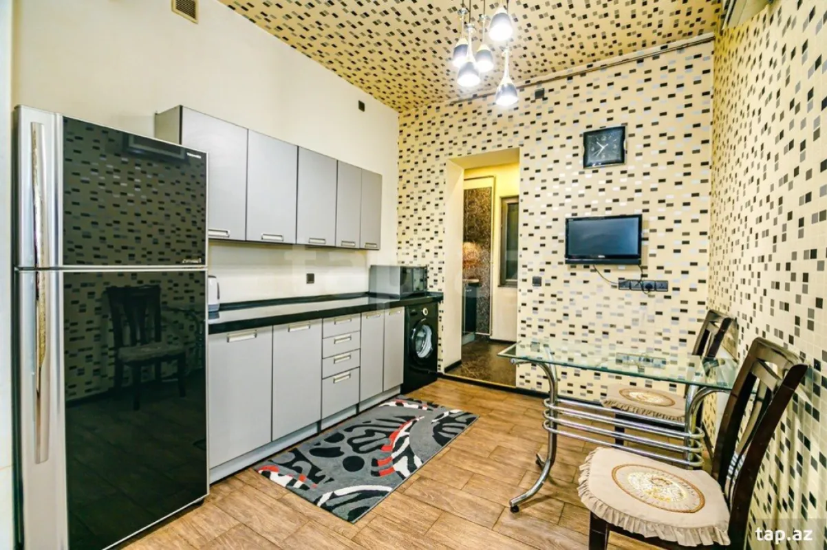 Kirayə verilir 2 otaqlı mənzil 60 m²