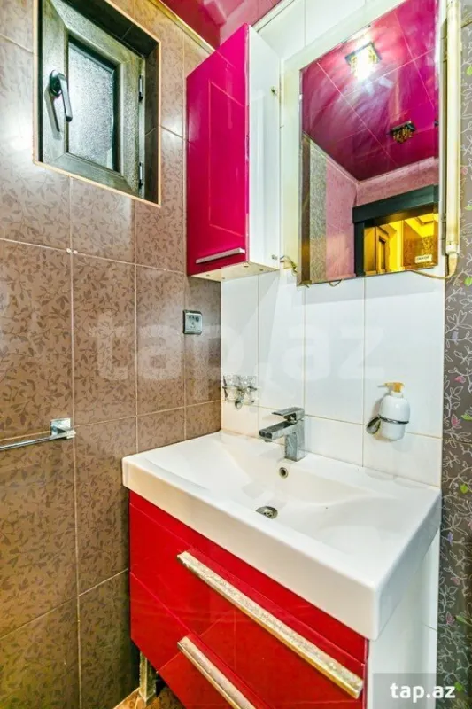 Kirayə verilir 2 otaqlı mənzil 60 m²