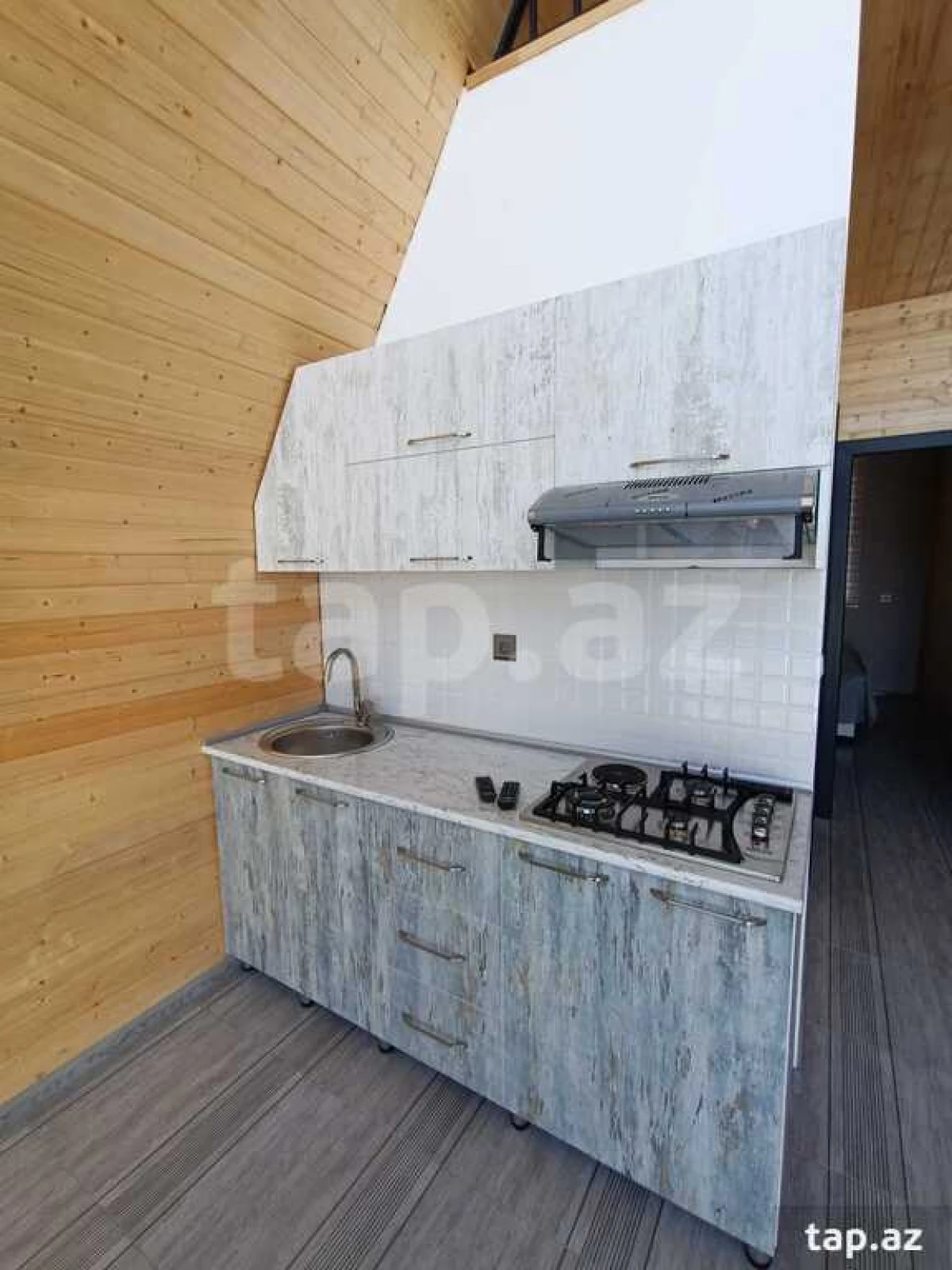 Kirayə verilir 3 otaqlı həyət evi