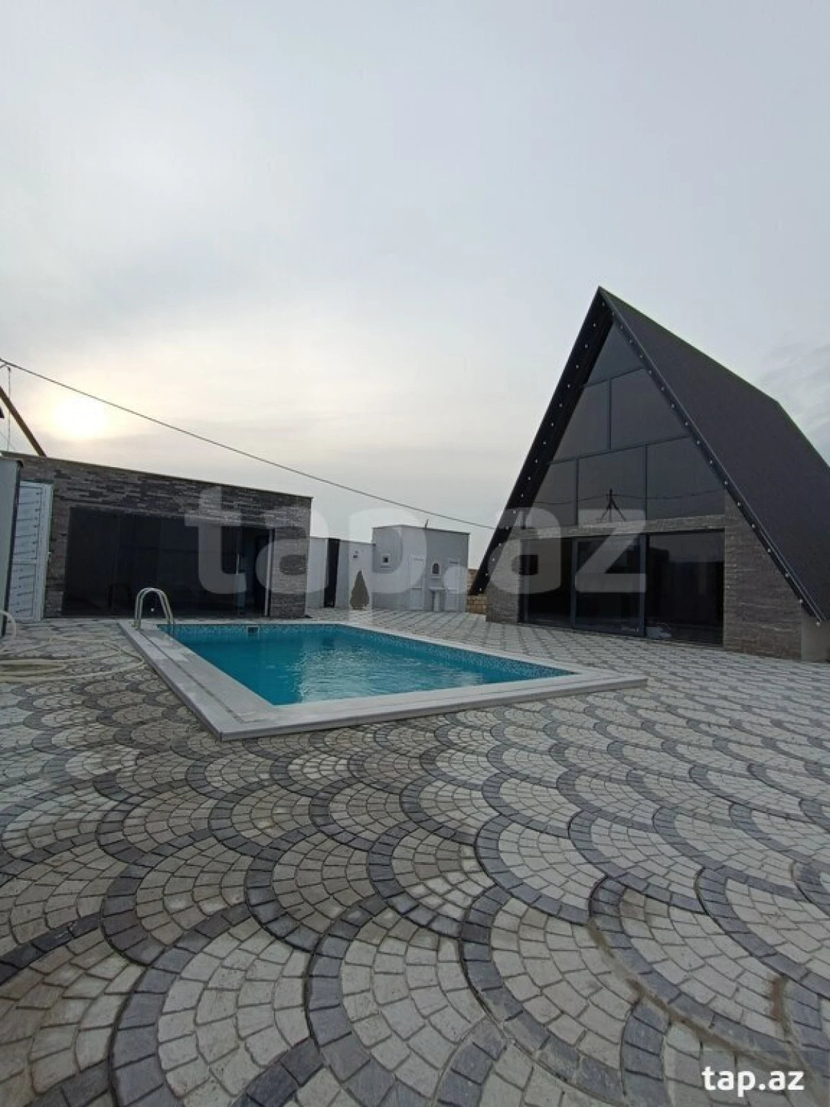 Kirayə verilir 3 otaqlı həyət evi