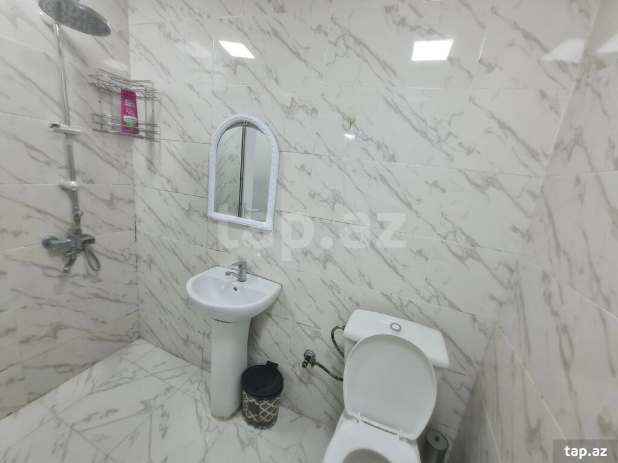 Kirayə verilir 2 otaqlı mənzil 33 m²