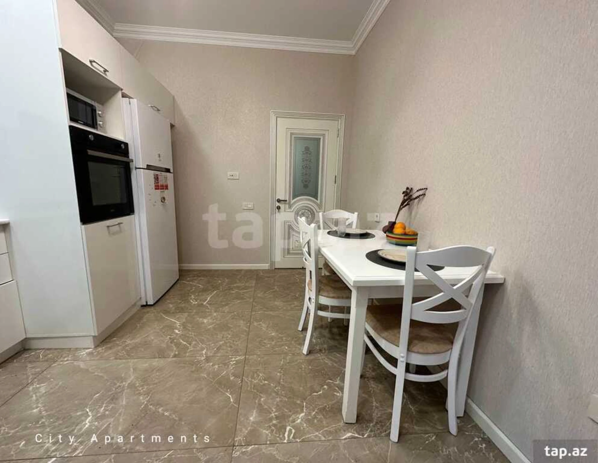 Kirayə verilir 2 otaqlı mənzil 80 m²