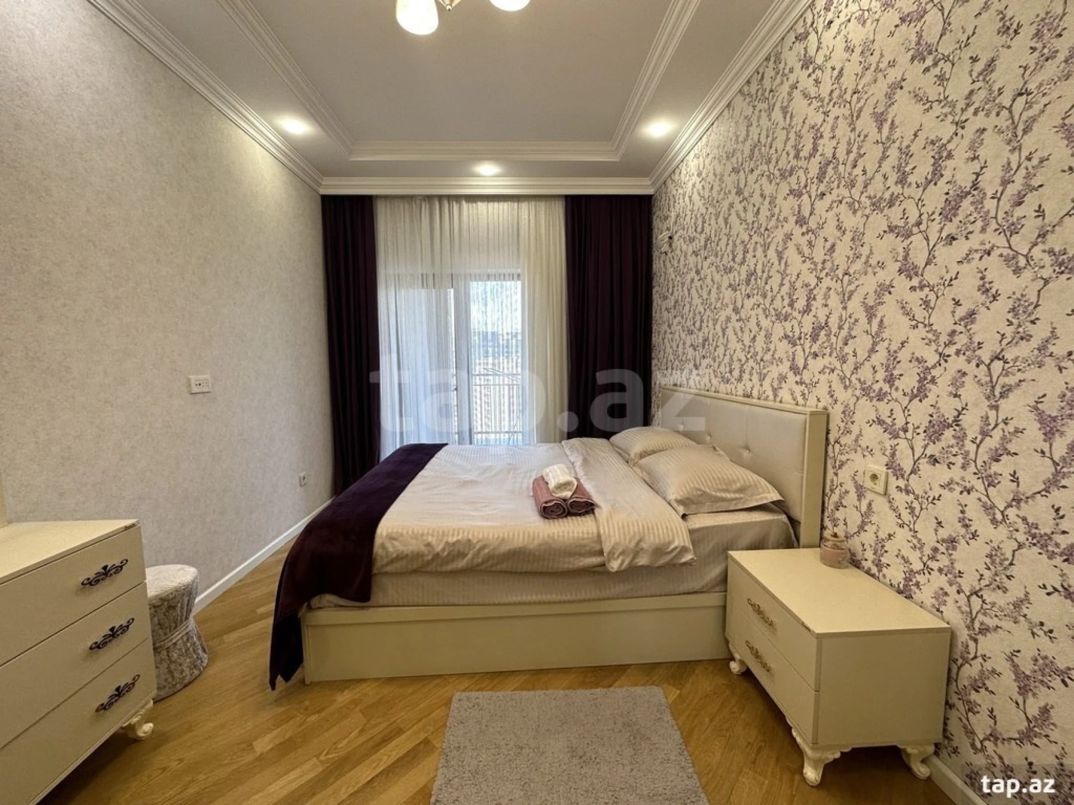 Kirayə verilir 2 otaqlı mənzil 80 m²