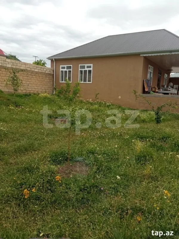 Satılır 3 otaqlı həyət evi
