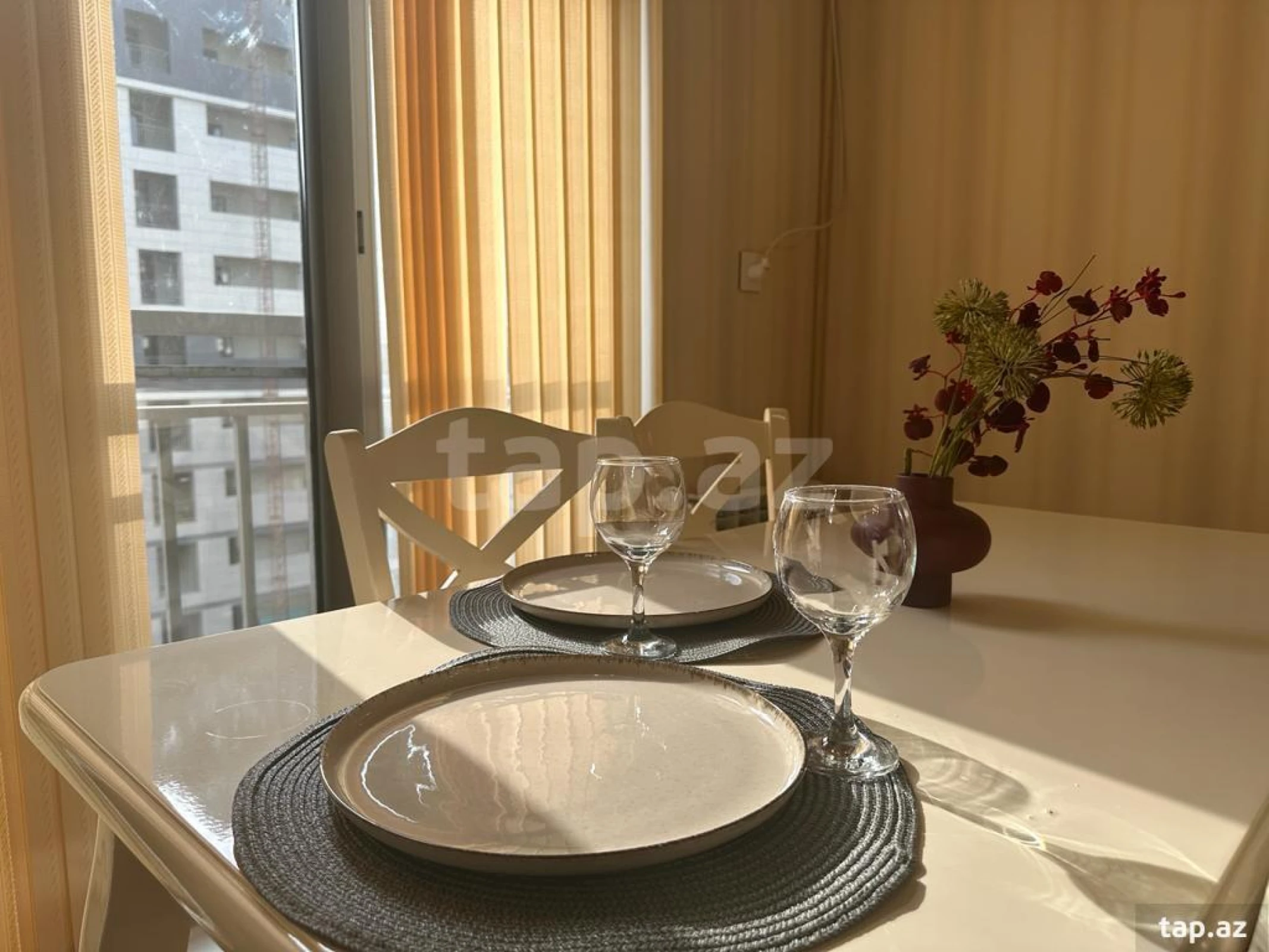 Kirayə verilir 2 otaqlı yeni tikili 52 m²
