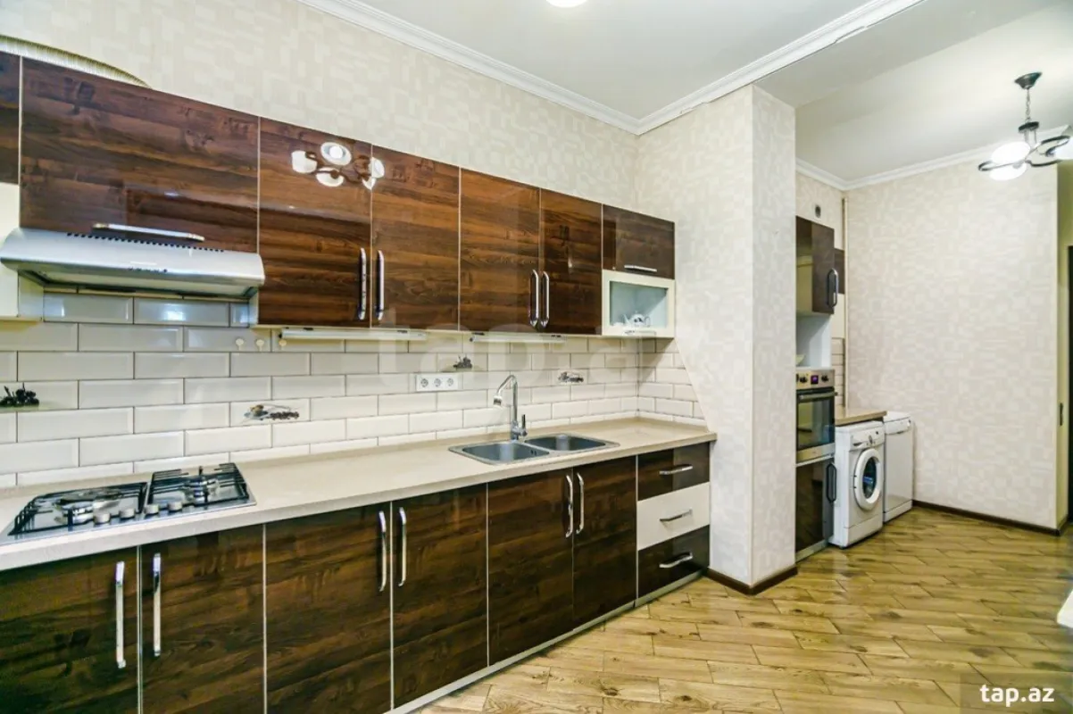 Kirayə verilir 3 otaqlı mənzil 105 m²