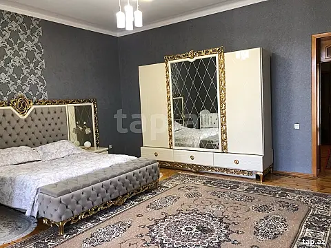 Satılır 9 otaqlı həyət evi