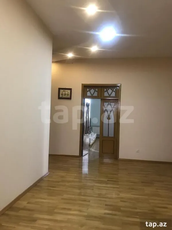 Satılır 9 otaqlı həyət evi