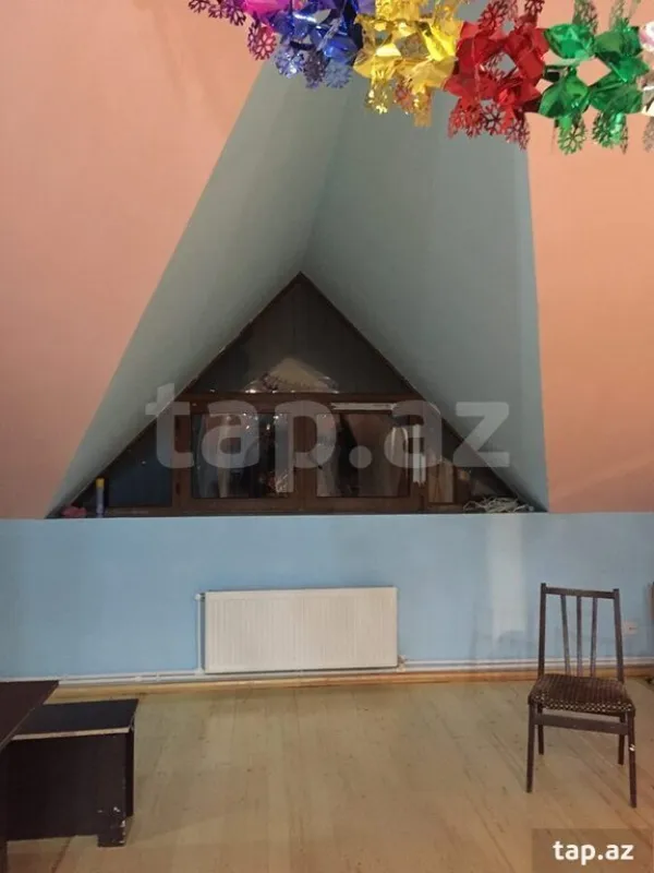 Satılır 9 otaqlı həyət evi