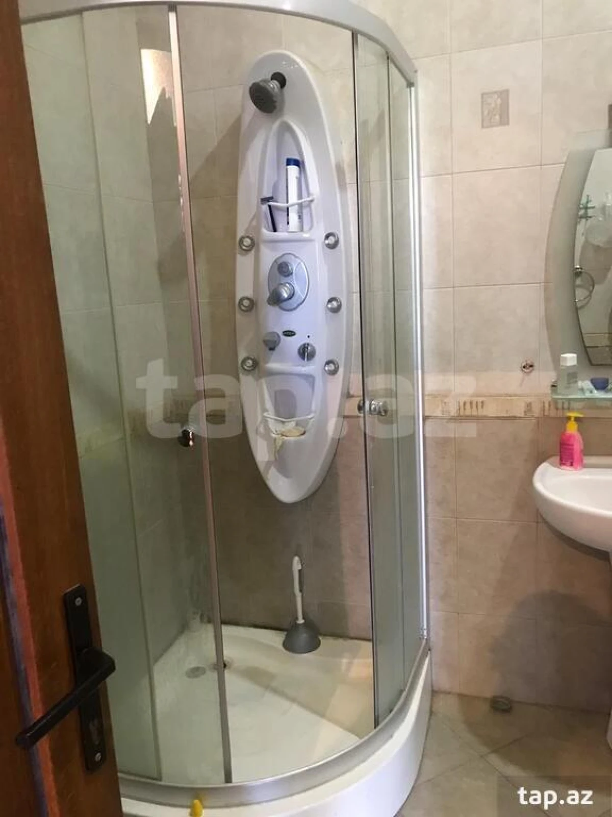 Satılır 9 otaqlı həyət evi