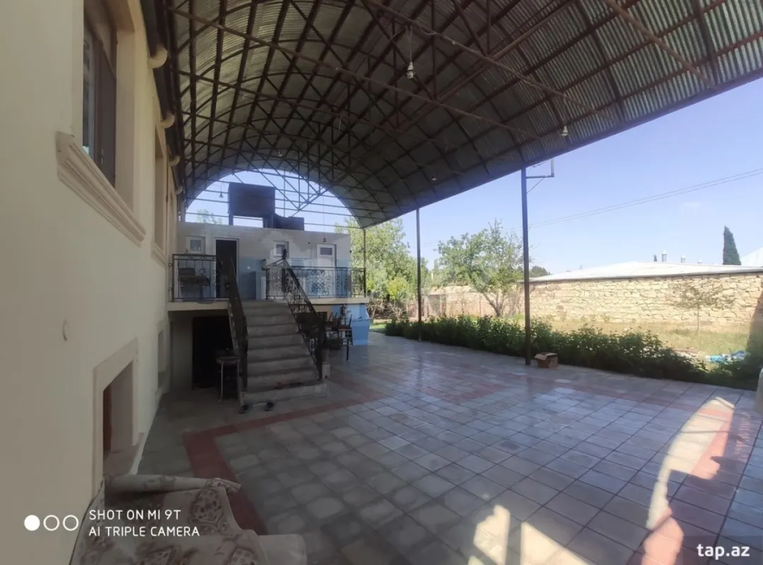 Satılır 4 otaqlı həyət evi