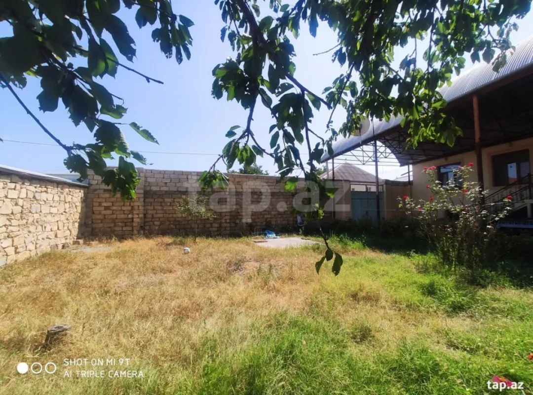 Satılır 4 otaqlı həyət evi