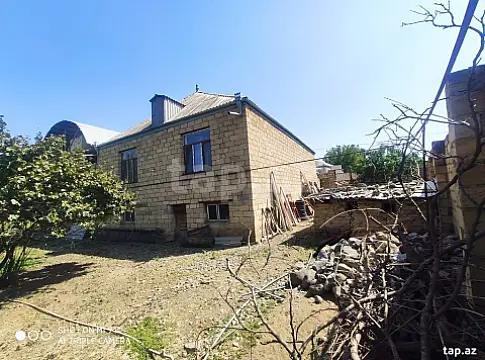 Satılır 4 otaqlı həyət evi
