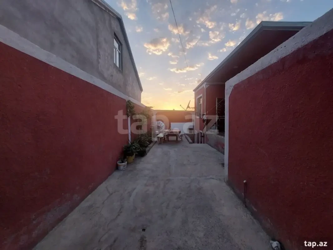 Satılır 3 otaqlı həyət evi 180 m²