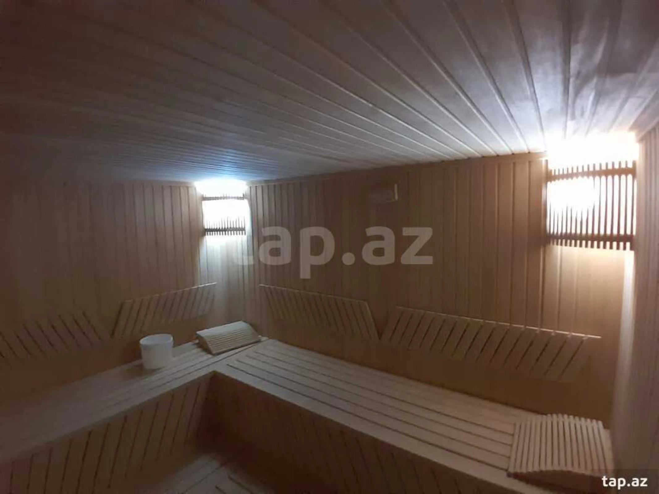 Satılır 15 otaqlı həyət evi