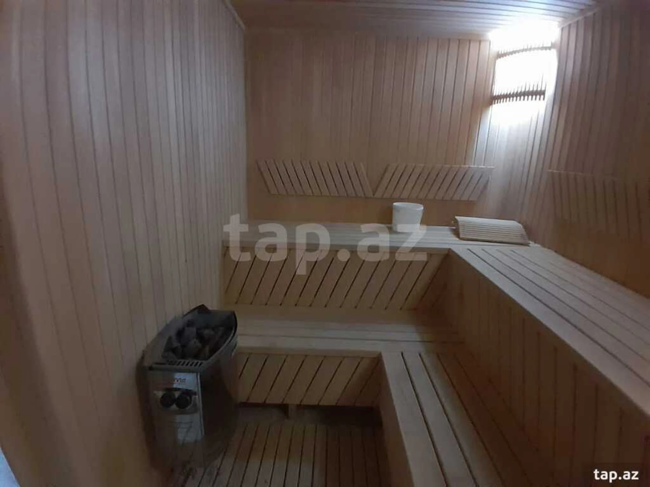 Satılır 15 otaqlı həyət evi