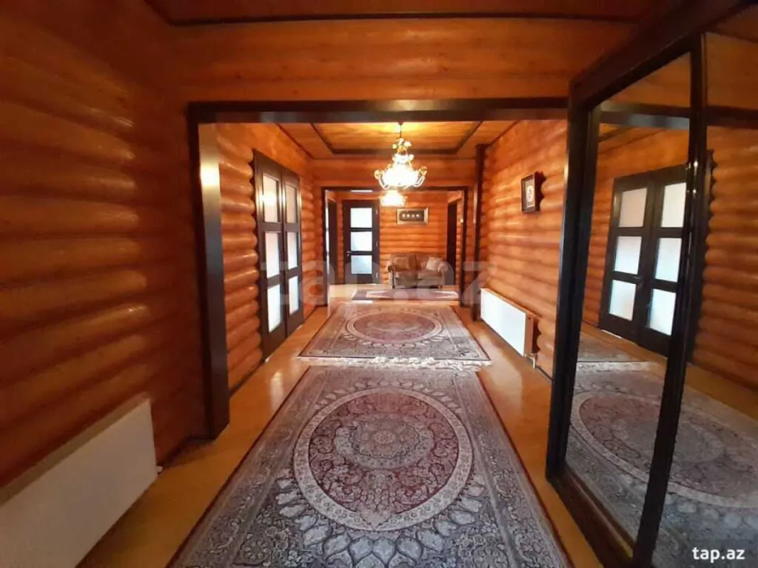 Satılır 15 otaqlı həyət evi