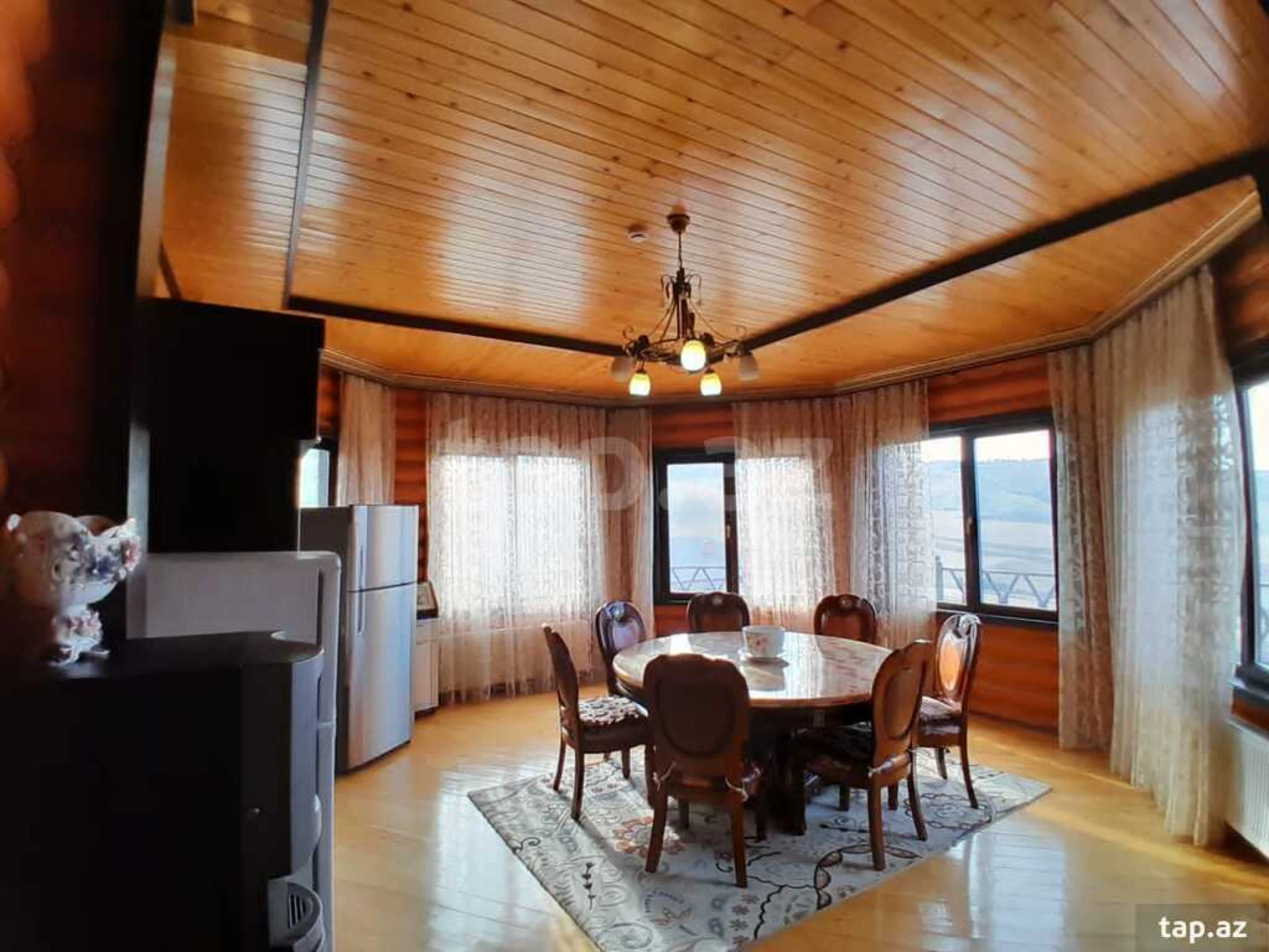 Satılır 15 otaqlı həyət evi