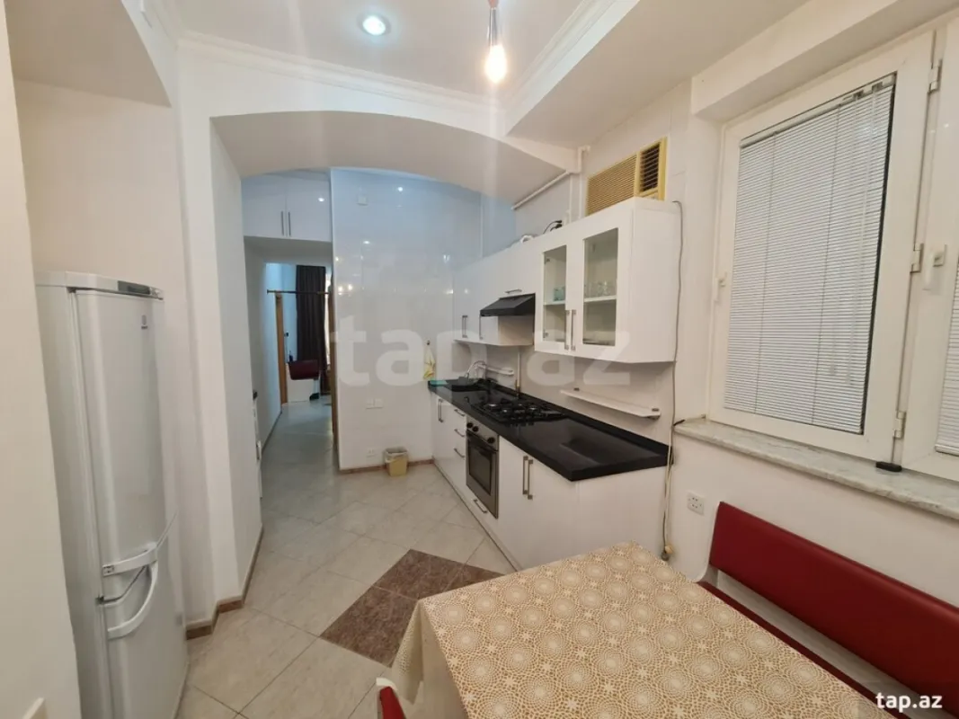 Kirayə verilir 2 otaqlı mənzil 70 m²