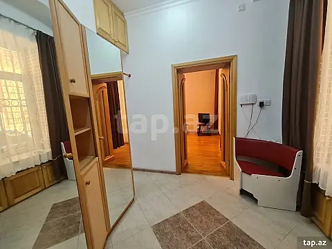 Kirayə verilir 2 otaqlı mənzil 70 m²