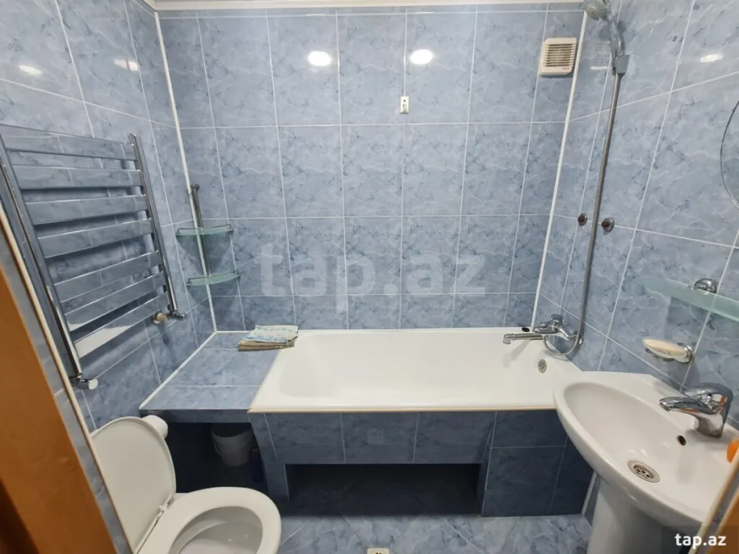 Kirayə verilir 2 otaqlı mənzil 70 m²