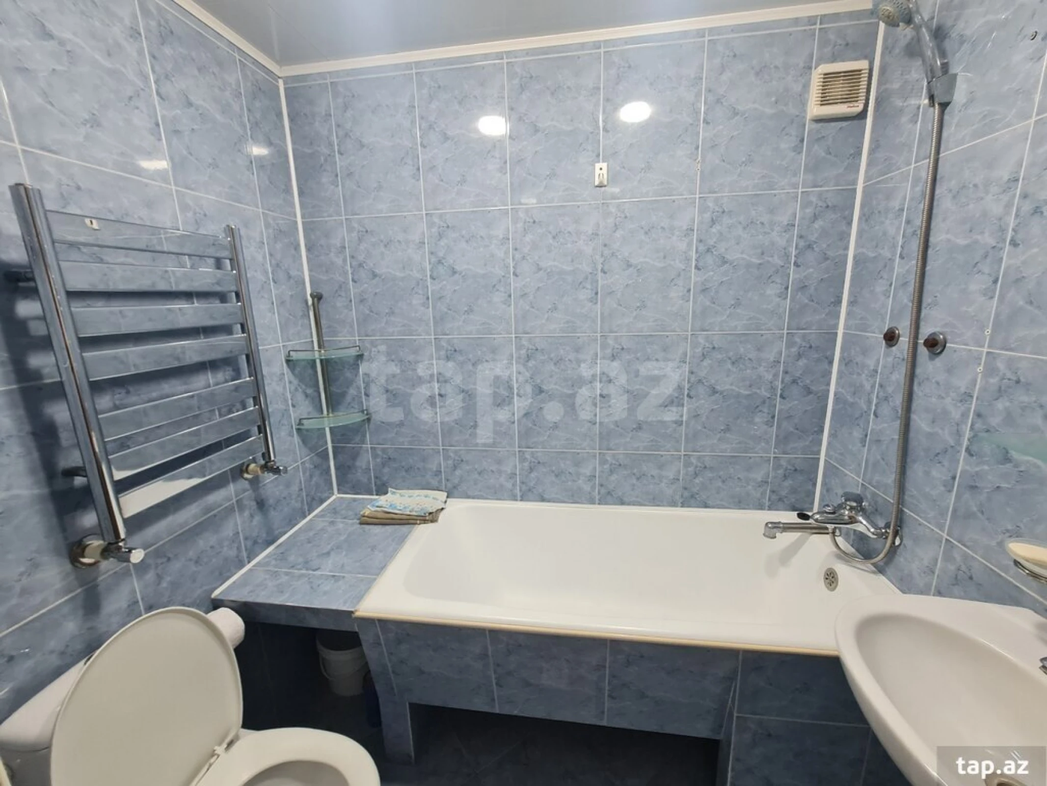 Kirayə verilir 2 otaqlı mənzil 70 m²