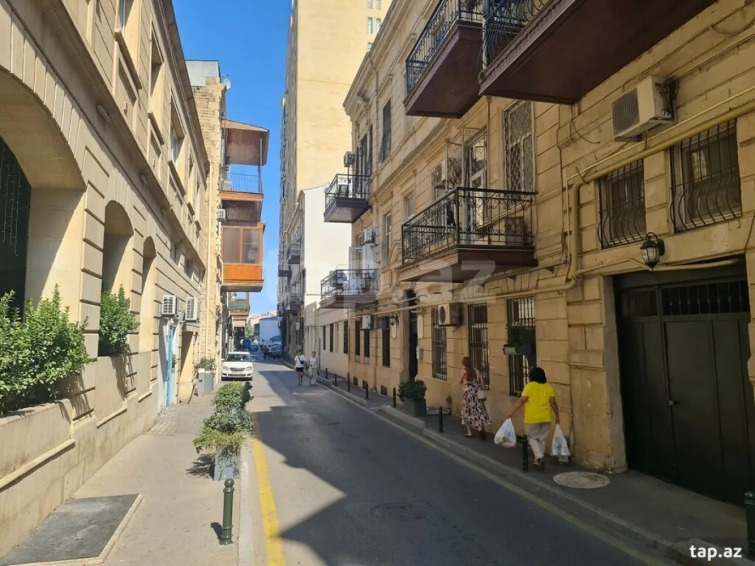 Kirayə verilir 2 otaqlı mənzil 70 m²