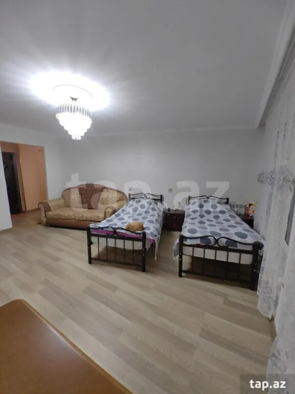 Satılır 5 otaqlı mənzil 112 m²